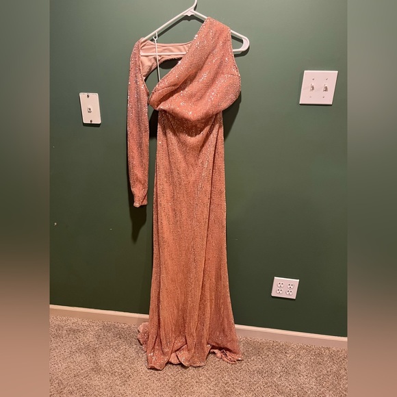 Coral sequence dress - Picture 2 of 2